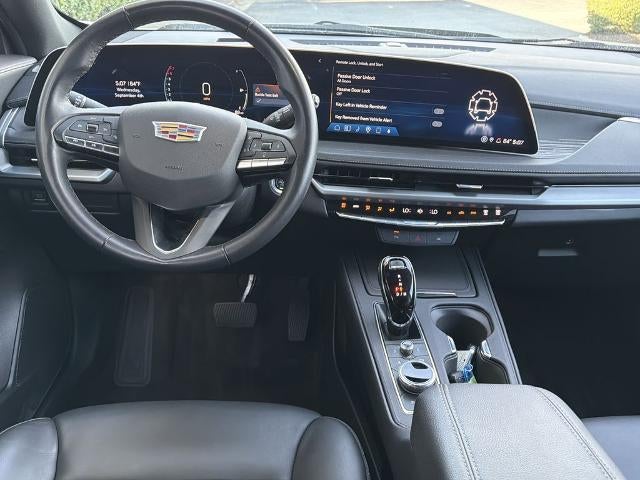 2025 Cadillac XT4 Premium Luxury