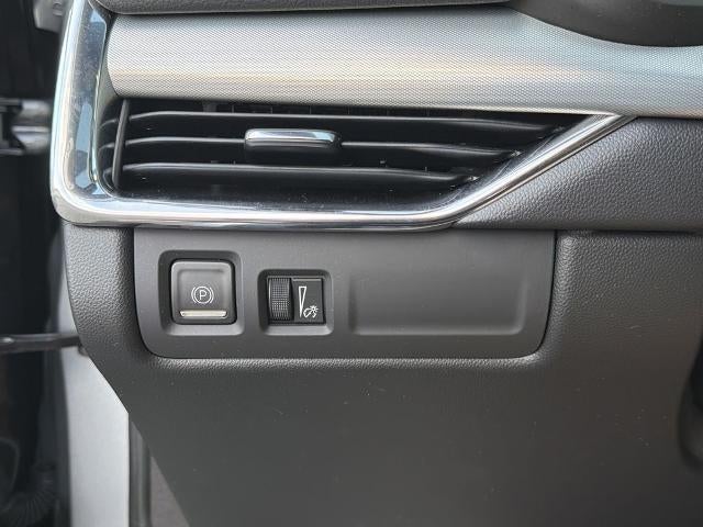 2023 Cadillac XT4 FWD Premium Luxury