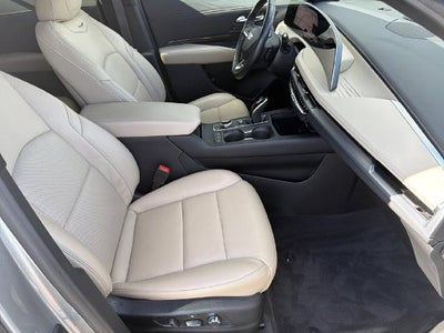 2024 Cadillac XT4 Premium Luxury