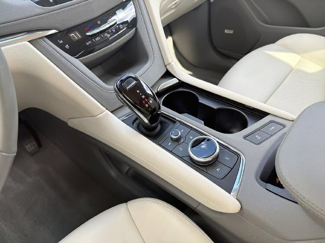 2023 Cadillac XT5 FWD Premium Luxury