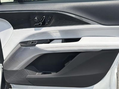 2024 Cadillac LYRIQ Luxury 2