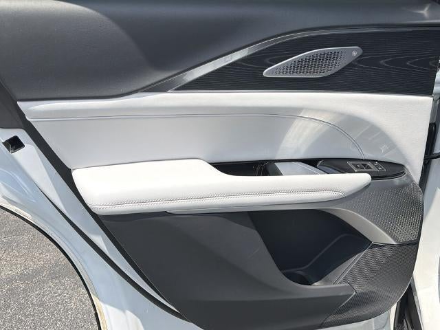2024 Cadillac LYRIQ Luxury 2