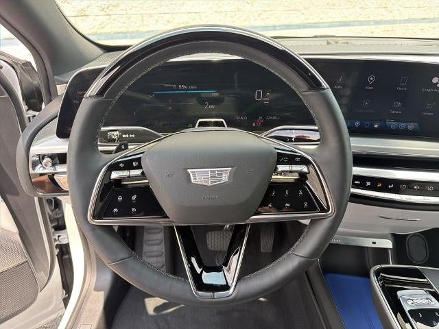 2024 Cadillac LYRIQ Luxury 2
