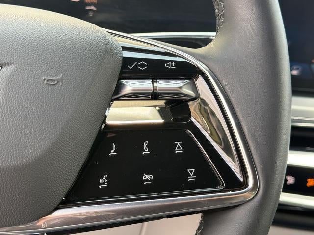 2024 Cadillac LYRIQ Luxury 2