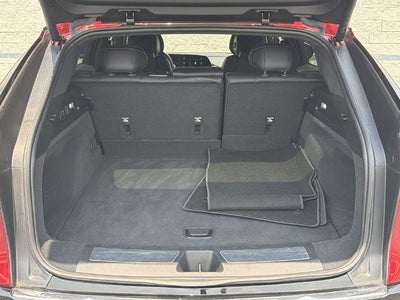 2024 Cadillac LYRIQ Luxury 2