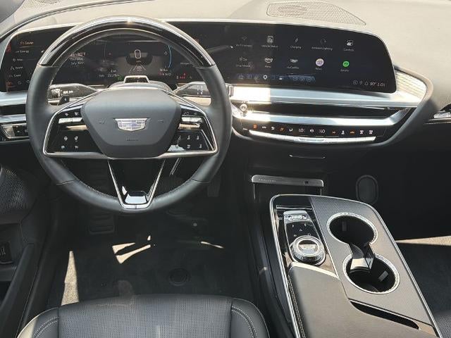 2024 Cadillac LYRIQ Luxury 2