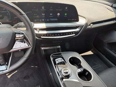2024 Cadillac LYRIQ Luxury 2
