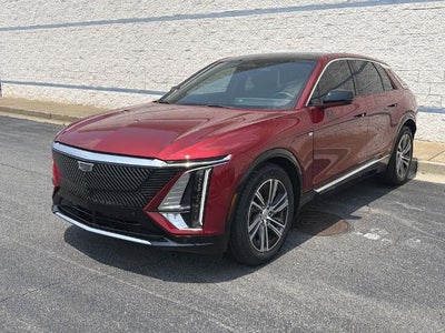 2024 Cadillac LYRIQ Luxury 2