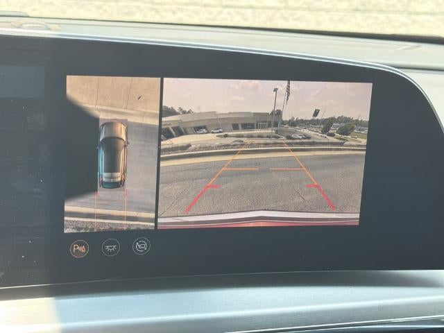 2024 Cadillac LYRIQ Luxury 2