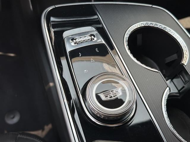 2024 Cadillac LYRIQ Luxury 2