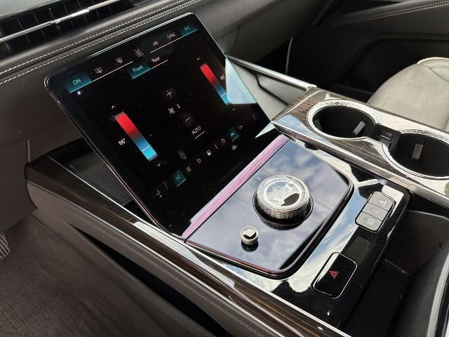 2025 Cadillac Escalade Premium Luxury