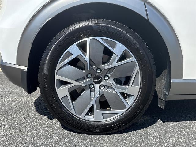 2024 Genesis GV60 Standard