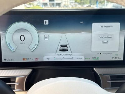 2024 Genesis GV60 Standard