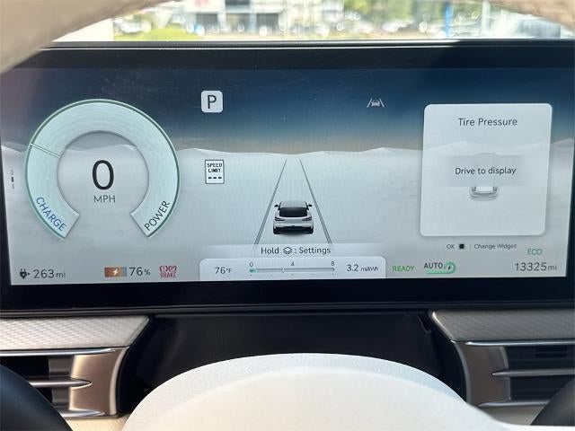 2024 Genesis GV60 Standard