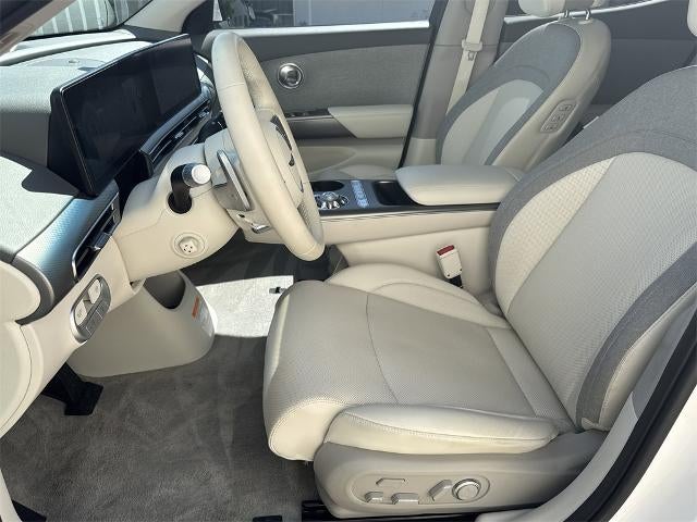 2024 Genesis GV60 Standard