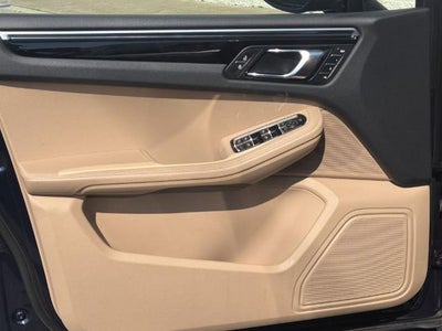 2023 Porsche Macan Base