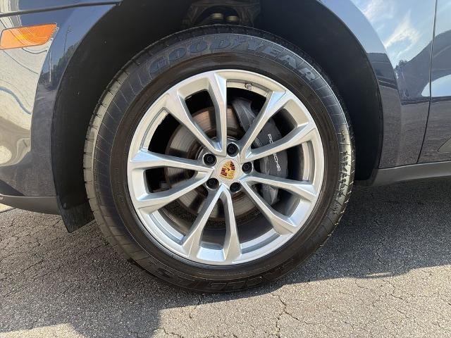 2023 Porsche Macan Base