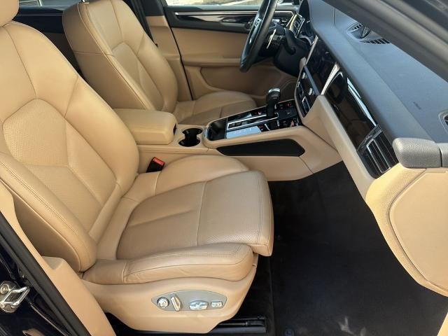 2023 Porsche Macan Base