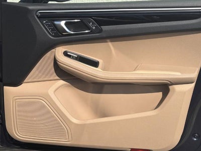 2023 Porsche Macan Base