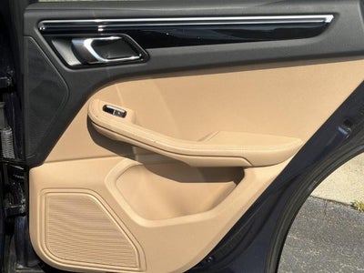 2023 Porsche Macan Base