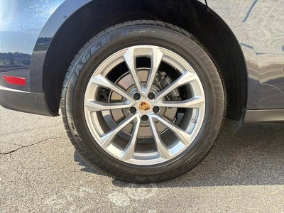 2023 Porsche Macan Base
