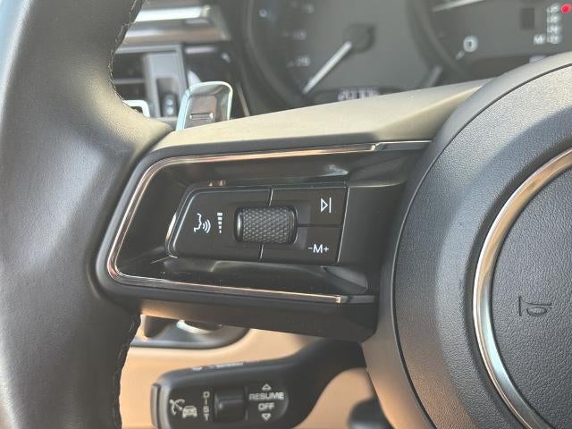 2023 Porsche Macan Base