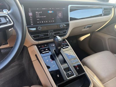 2023 Porsche Macan Base