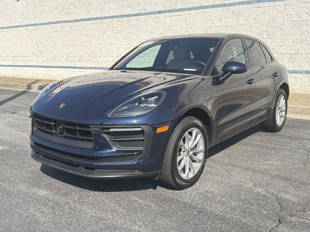 2023 Porsche Macan Base