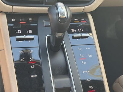 2023 Porsche Macan Base