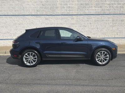 2023 Porsche Macan Base