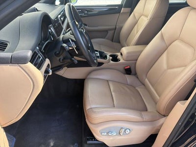 2023 Porsche Macan Base