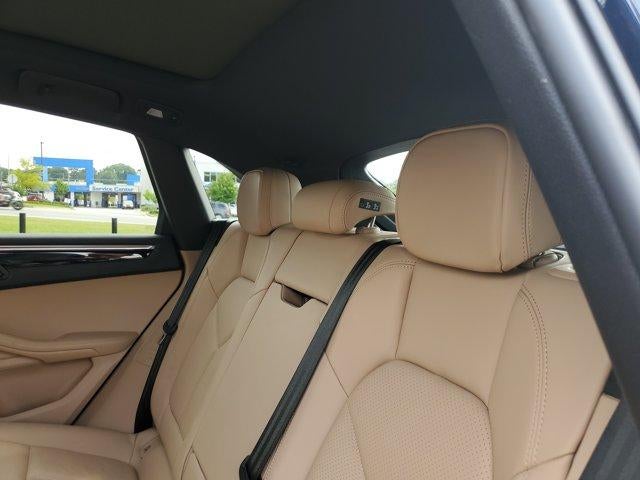 2023 Porsche Macan Base