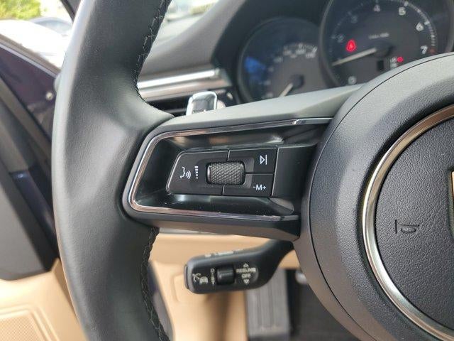 2023 Porsche Macan Base