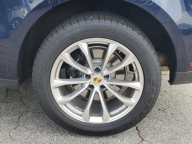 2023 Porsche Macan Base