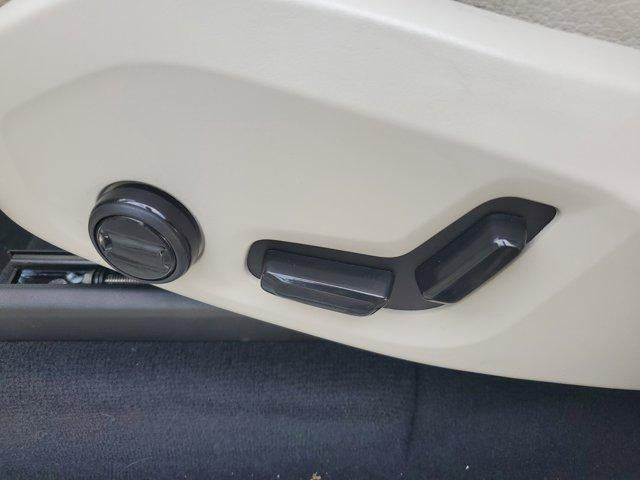 2024 Volvo XC90 Core Bright Theme